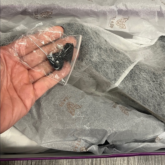 Beast Fashion NIB Faux Suede Point Toe Pumps - Picture 9 of 11